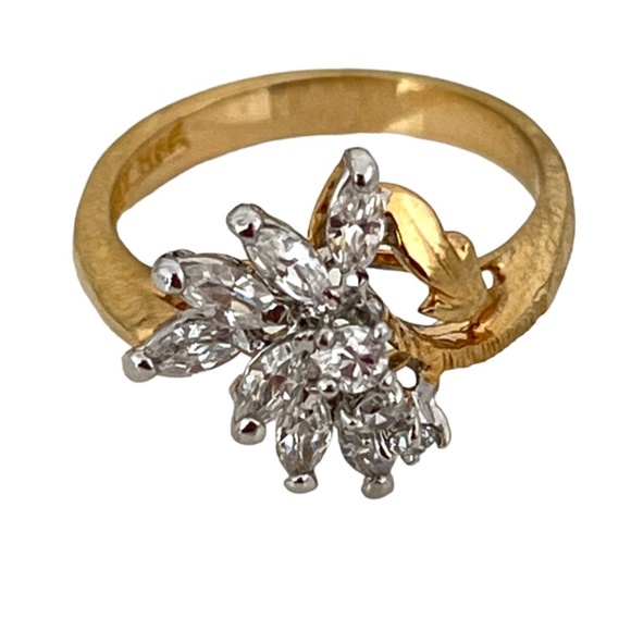 NEW Vintage Cluster Ring Cubic Zirconia Cocktail Ring 14KT Gold Plate Never Worn - Picture 2 of 3